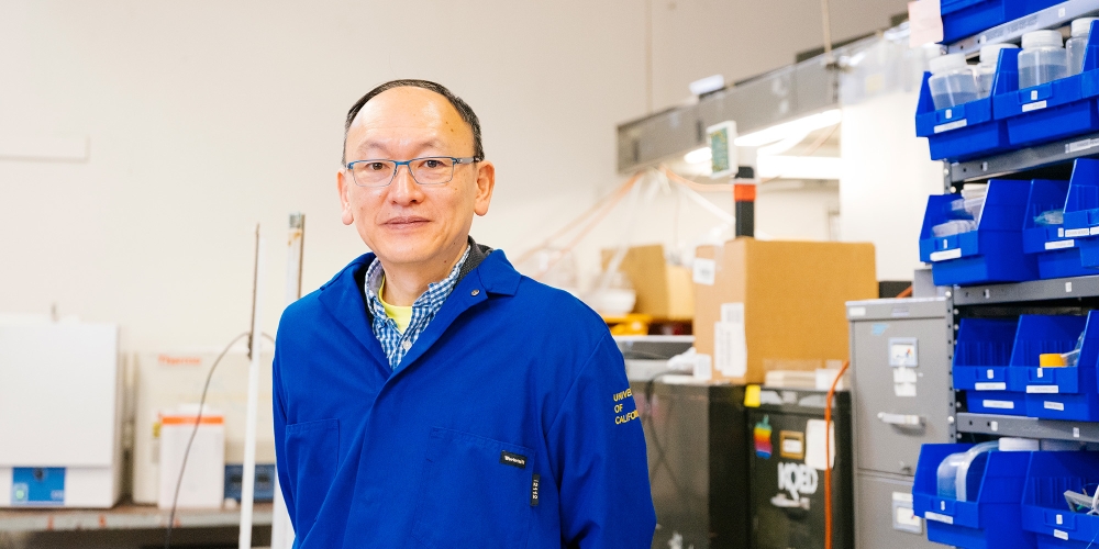 Liwei Lin in lab