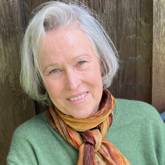 headshot of Cindy Cox