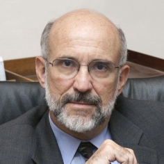 headshot of Enrique Iglesia 